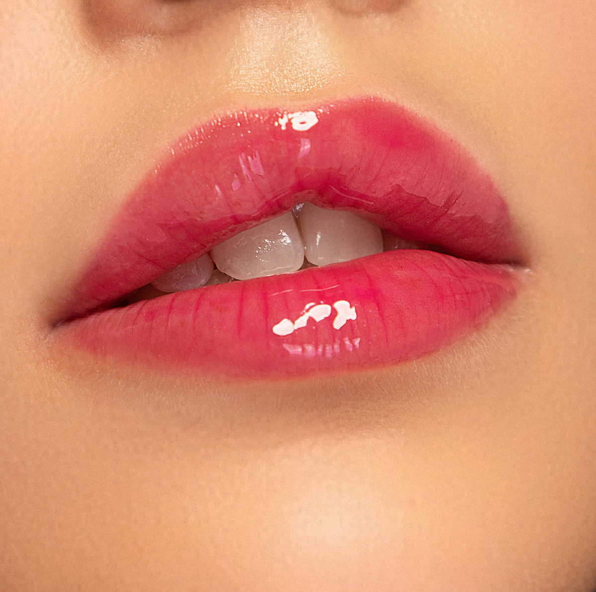 Ефект на гланц за устни MUSE Peptide Lip Butter Wild Berry Gelato